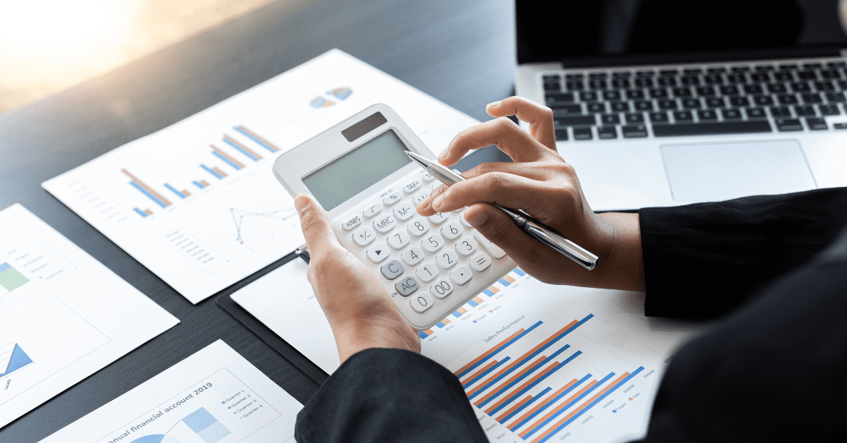 How to Build a Recurring Revenue Business Model: 4 Key Factors